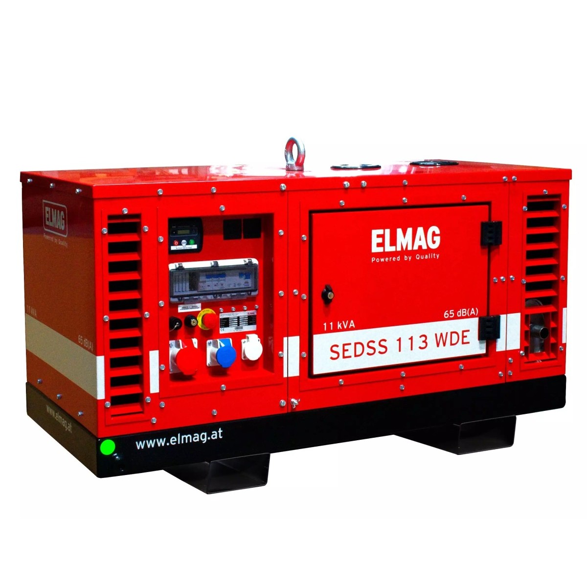 Rotes Generator-Aggregat im Schalldämmgehäuse mit Lüftungsgittern, Bedienfeld mit Steckdosen und Beschriftung „SEDSS 113 WDE“.