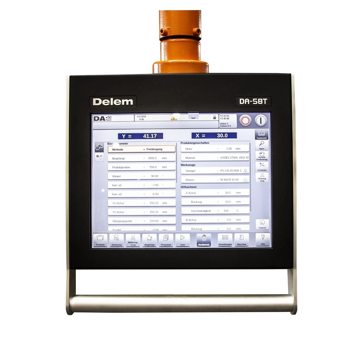 Delem DA-58T Touch-Bediengerät mit Anzeige von Biegeparametern, Achswerten und Werkzeugdaten.