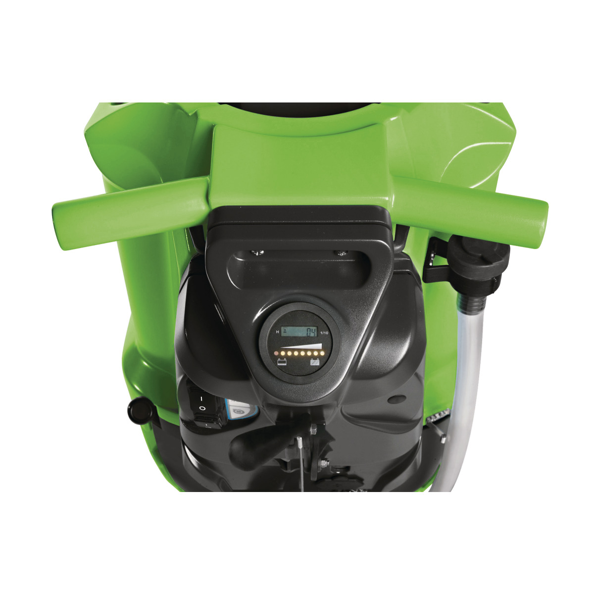 Handgeführte Scheuersaugmaschine SSM 550 Bedienfeld einer Bodenreinigungsmaschine mit Griffen, Display und Schaltern in Nahaufnahme.