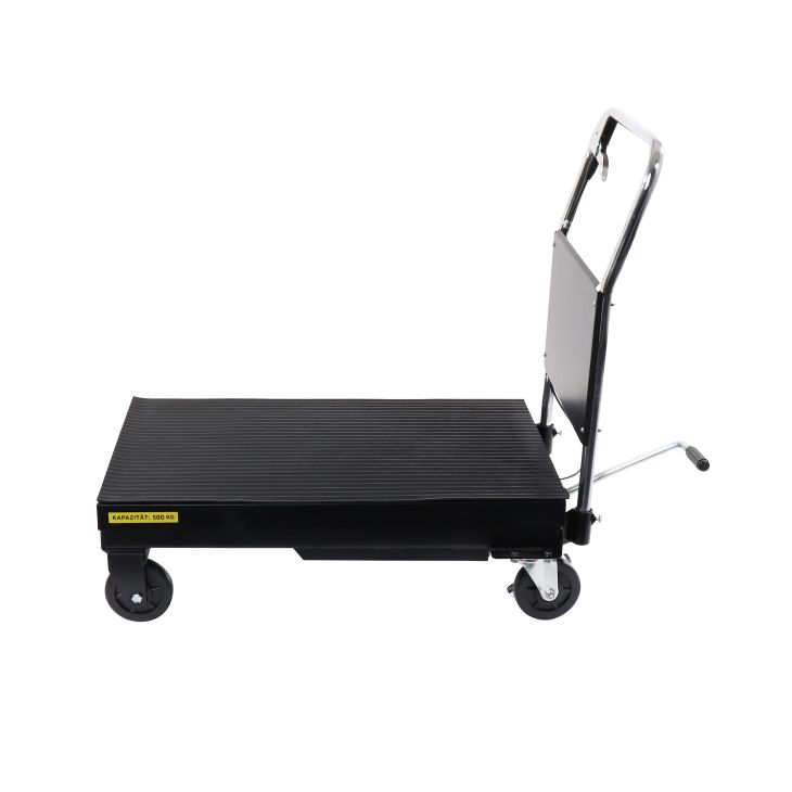 Scheren-Hubtischwagen 500 kg Hydraulischer Hubtischwagen, abgesenkt: schwarze geriffelte Plattform, Griffbügel, vier Rollen, Fußpedal und Lenkrolle vorn rechts.