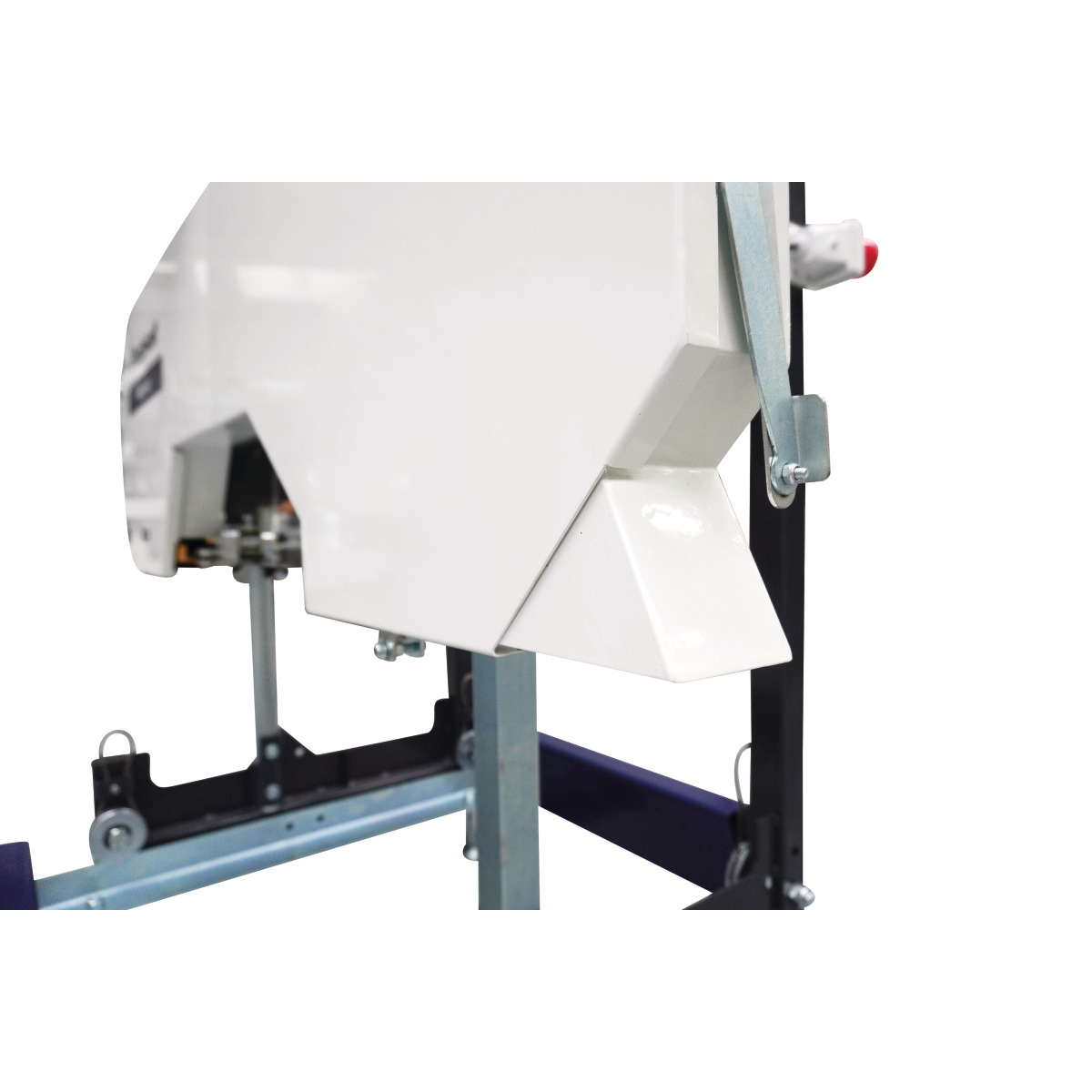 Blockbandsäge HBBS 810 G Detailaufnahme der unteren Gehäusekante des Sägehaupts mit Führungsstange und Befestigungselementen.