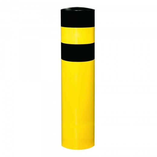 Großer gelb-schwarzer Poller mit flacher Kappe, zwei breiten schwarzen Streifen, zylindrische Form.