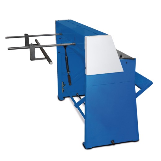 Rückseitige Ansicht einer blauen Blechschere mit zwei schwarzen Blechanschlägen.