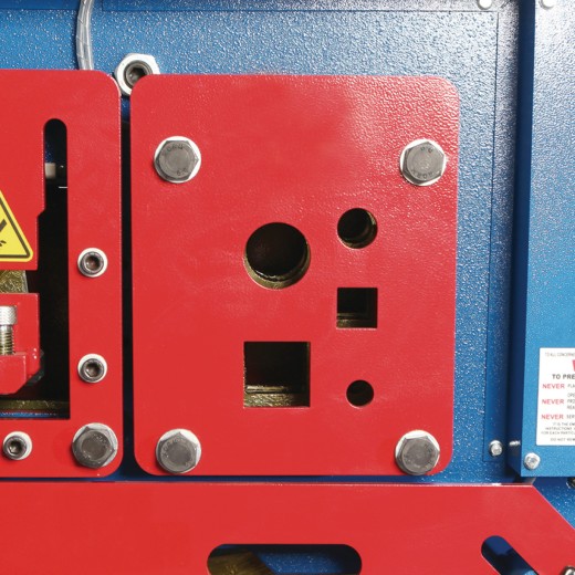 Hydraulische Profilstahlschere/Lochstanze HPS 85 DS Rechte Werkzeugaufnahme mit runden und eckigen Stanzöffnungen.