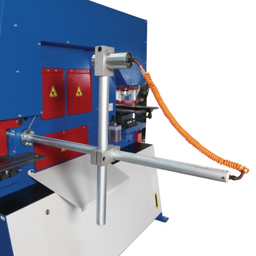 Hydraulische Profilstahlschere/Lochstanze HPS 85 DS Detailaufnahme einer T-förmigen Anschlageinheit mit Spiralkabel.