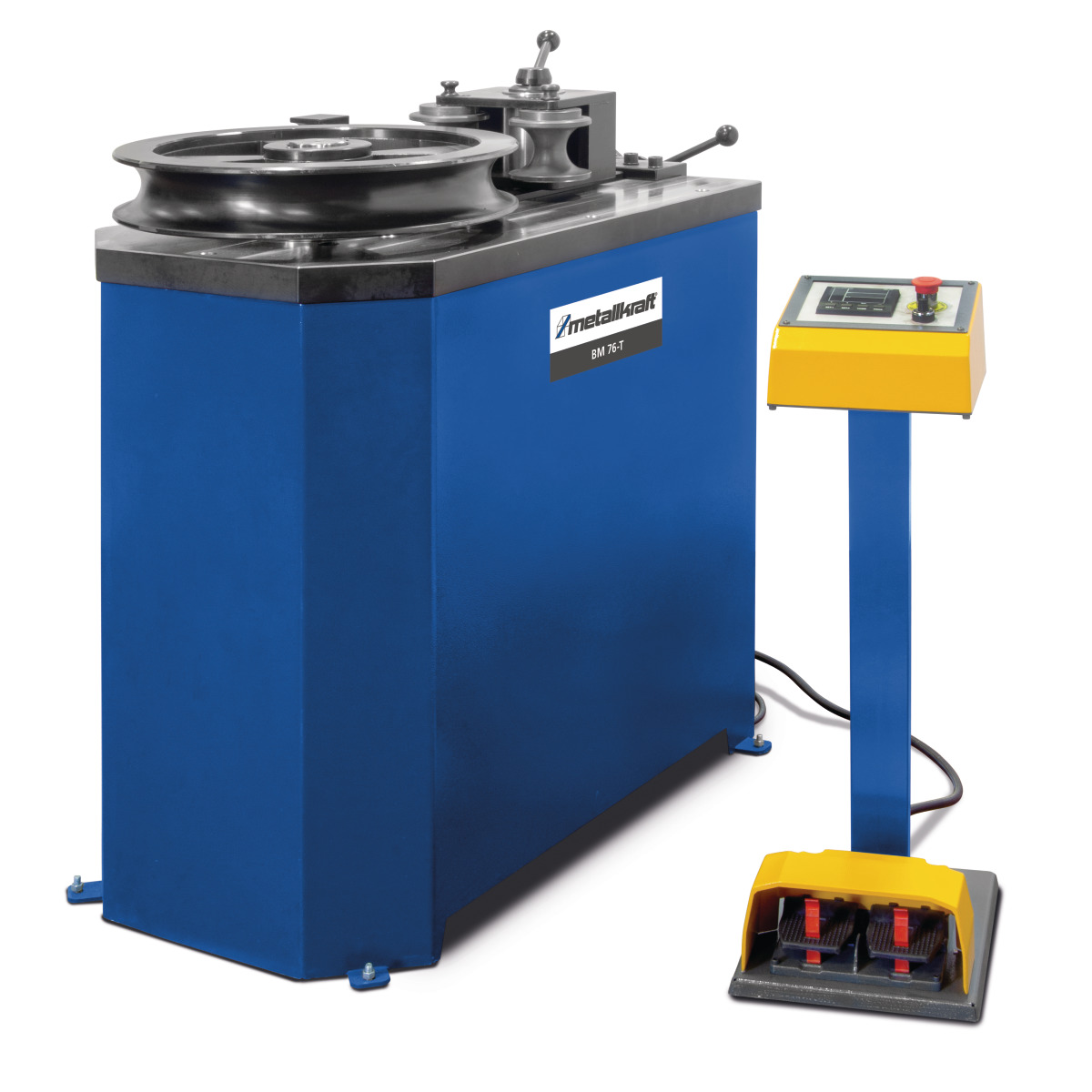 Seitenansicht einer blauen Rohrbiegemaschine mit Bedieneinheit und Fußschalter.