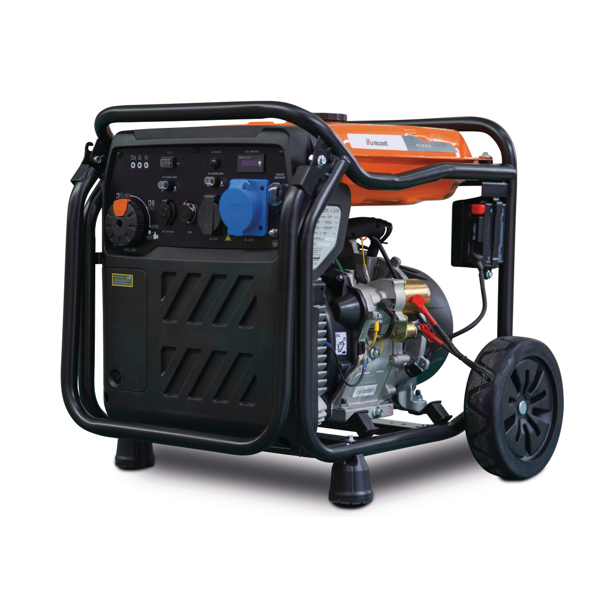 Generator schräg seitlich, Bedienelemente und Motor sichtbar.