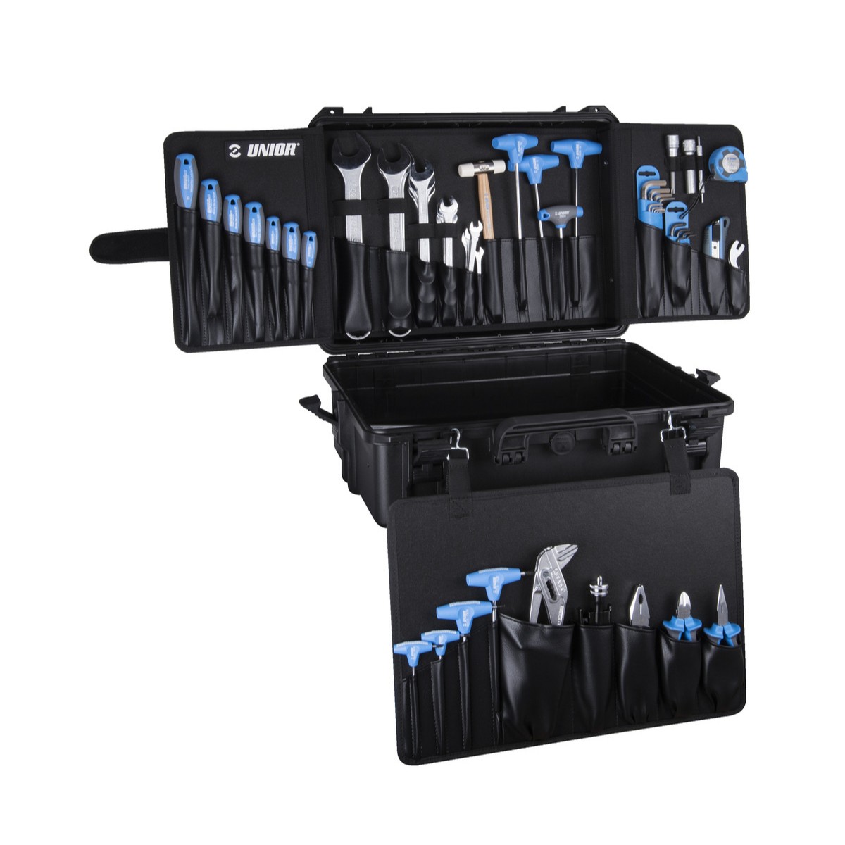 Offener schwarzer Hartschalenkoffer mit zwei Werkzeugtaschen: oben Schraubendreher und Schlüssel, unten T-Griffe, Zange und Bits.