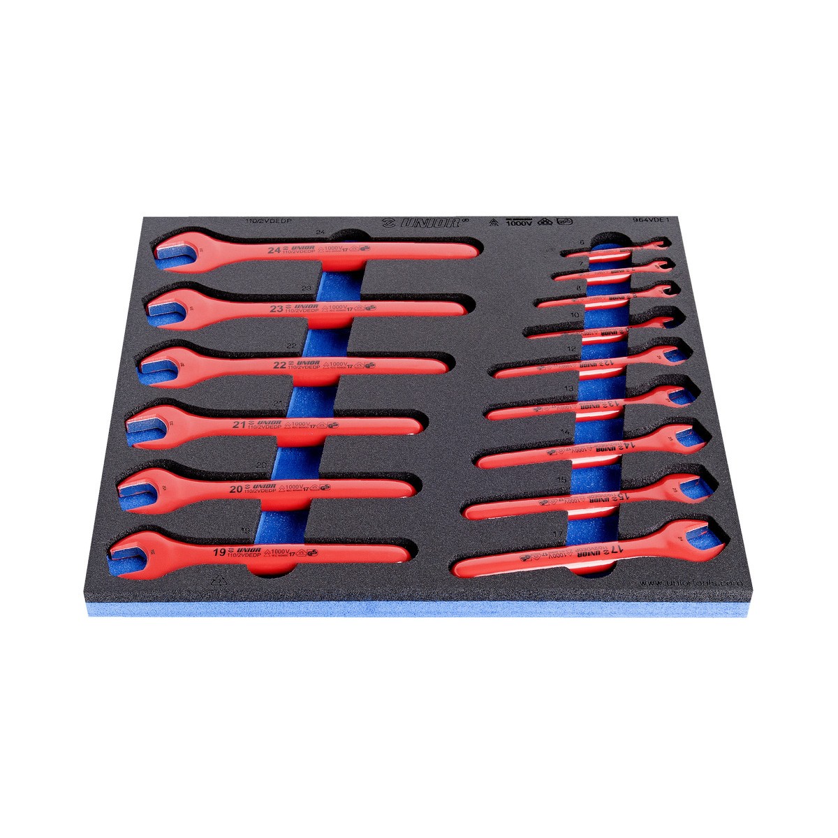 Schwarze Schaumeinlage mit 12 roten, isolierten Gabelschlüsseln in verschiedenen Größen, angeordnet in zwei Spalten, blaue Unterlage.