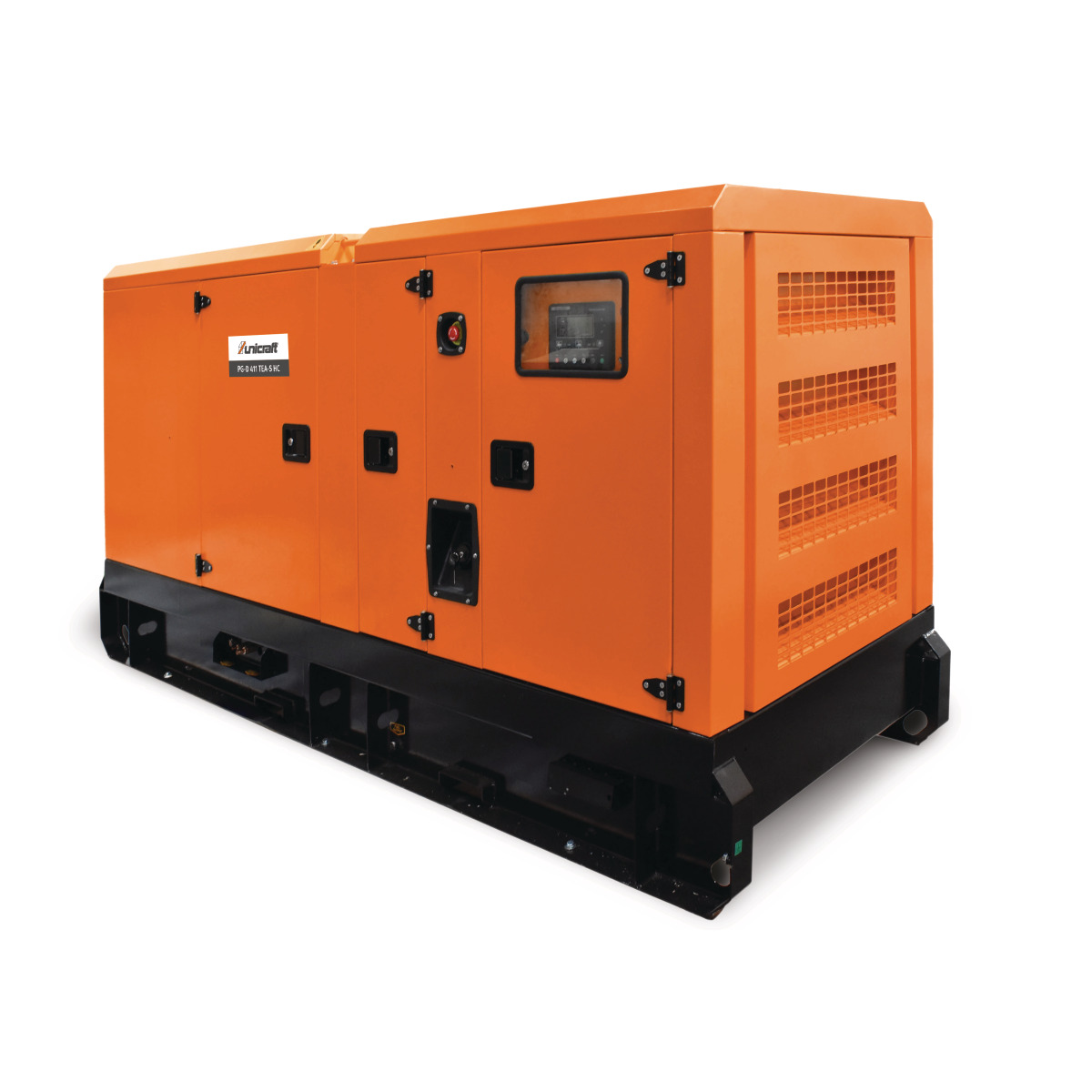 Schrägansicht eines orangefarbenen schallgedämmten Stromgenerators auf schwarzem Sockel mit Lüftungsgitter und Bedienfeld.