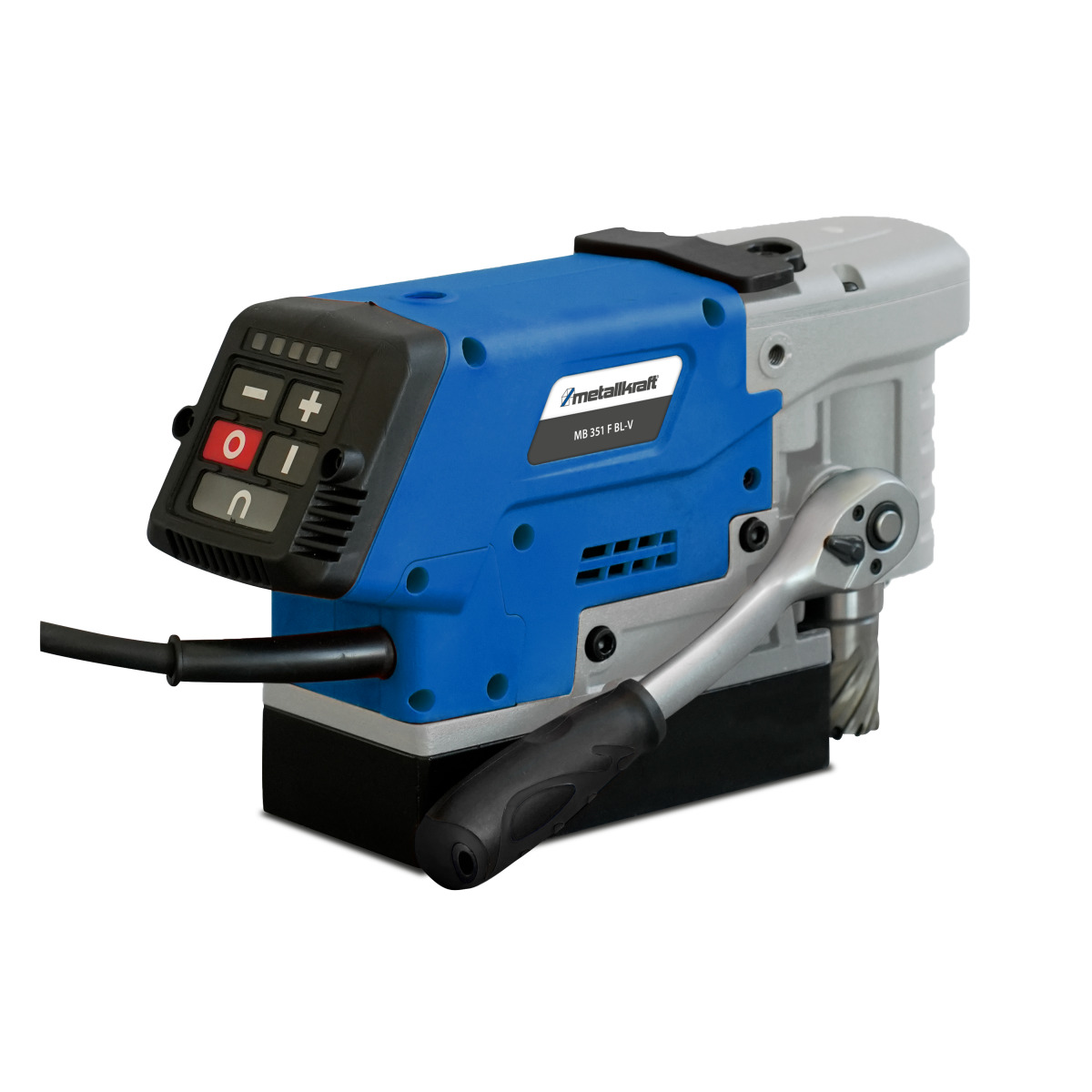 Magnet-Kernbohrmaschine schräg von links mit Bedienfeld, Kurbelhebel, Netzkabel und Fräser auf schwarzem Magnetfuß.