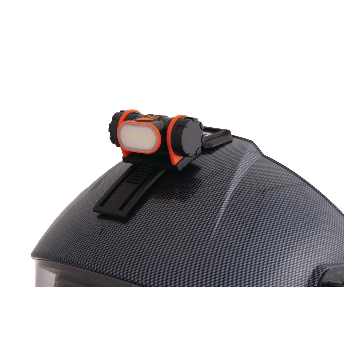 LED Leuchte
für Automatik-Schweißschutzhelm Schwarze und orange Helmlampe mit Clip auf einem Schweißhelm mit dunklem Karbonmuster.