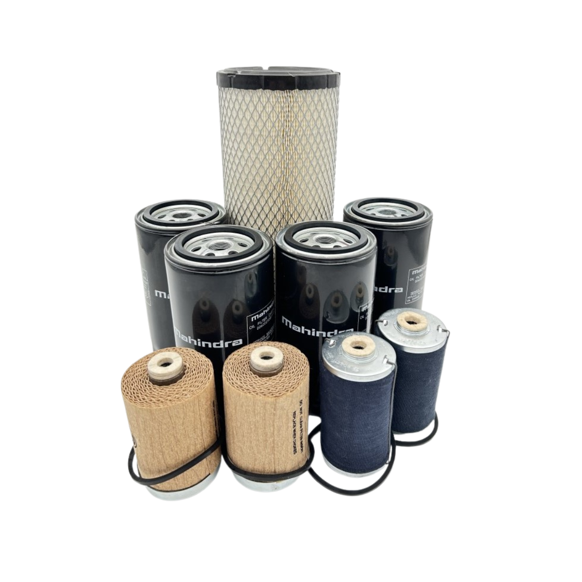 Filterkit mit einem großen Luftfilter, vier schwarzen Schraubfiltern sowie vier zylindrischen Papier- und Gewebefiltern.
