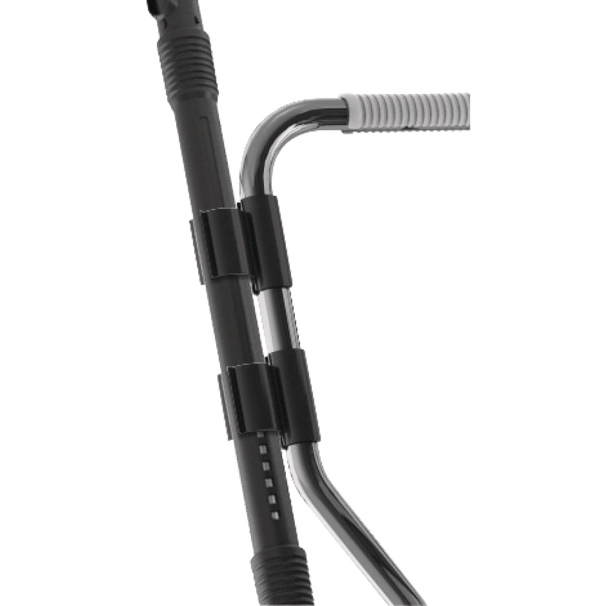 Nass-/Trockensauger flexCAT 378 EOT-PRO Nahaufnahme zweier Saugrohre, die mit schwarzen Halterungen am Schubbügel des Saugers befestigt sind.